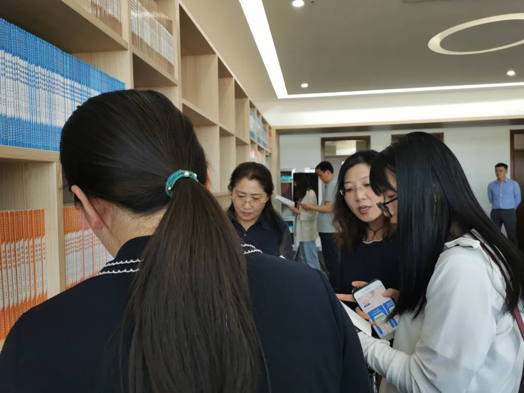 鲁东大学教师教育学院与青岛通济学校骨干教师到访十二学考察交流